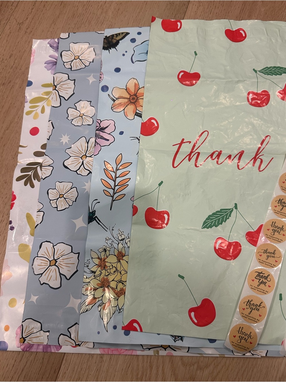 20 PCS Poly mailer 10x13 ,  multiple designs with 20 Thank you stickers